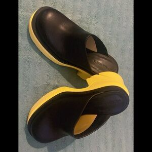 bottega veneta naked flash mule